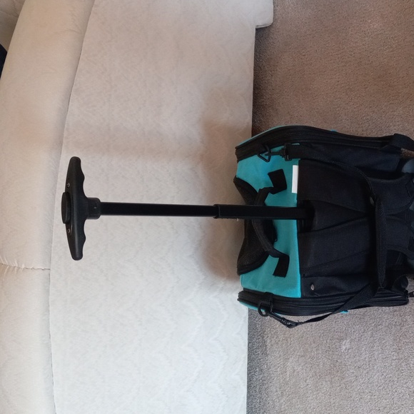 Pet Gear Traveler Dog/Cat Backpack & Rolling Carrier - Picture 5 of 14